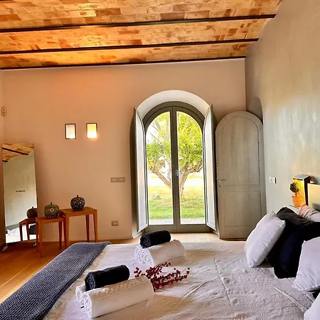 Luxury Country Comfort With Pool And Sports