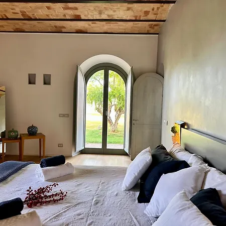 Luxury Country Comfort With Pool And Sports
