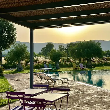 Luxury Country Comfort With Pool And Sports